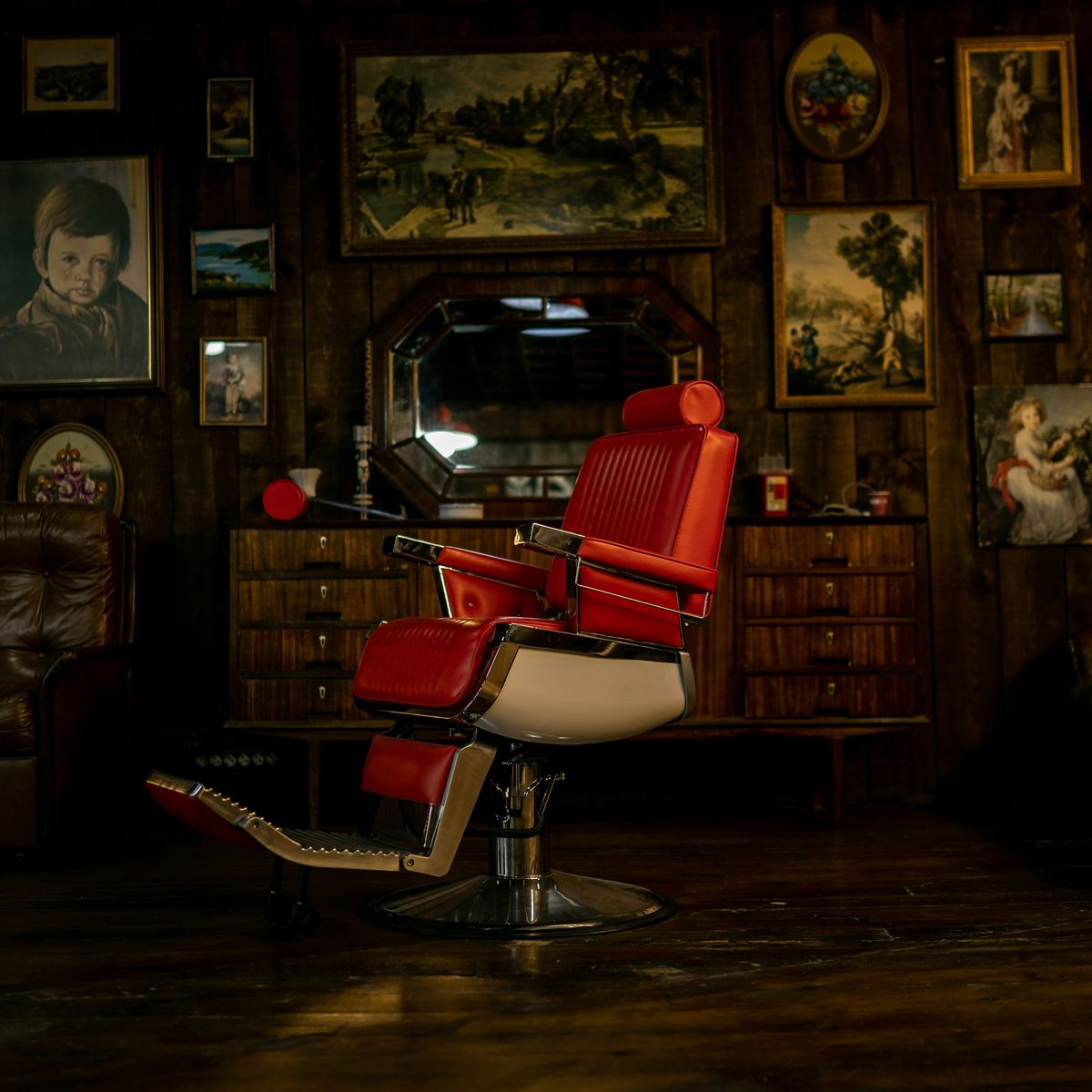 Vintage-style barber chair inside the shop